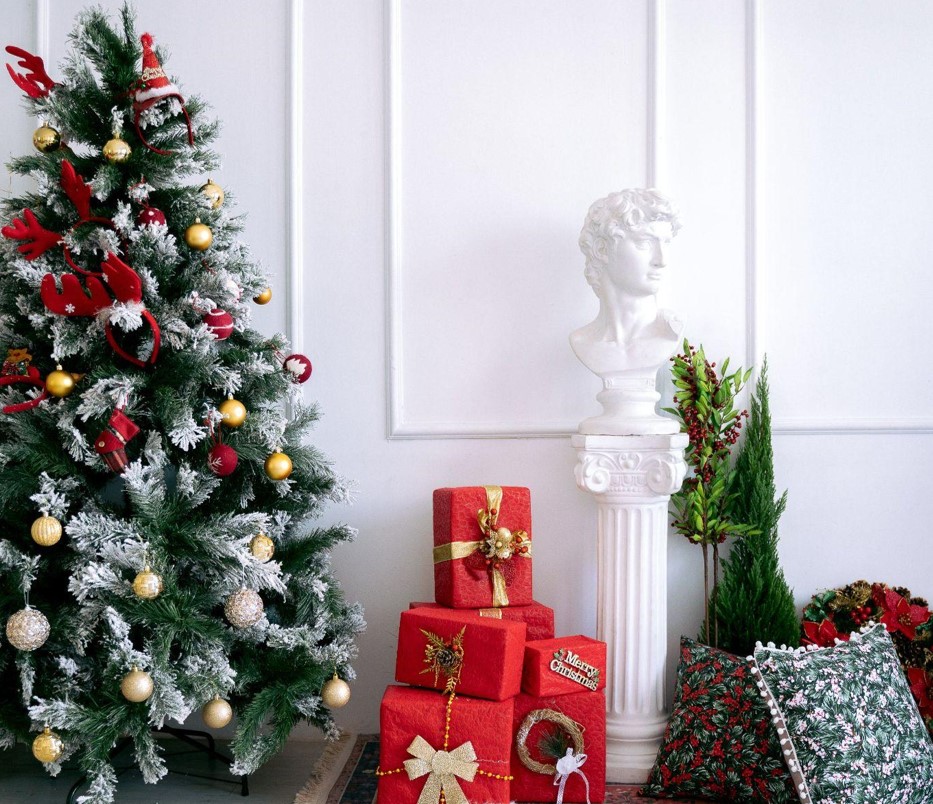 Table Top Christmas Trees for a Festive Touch
